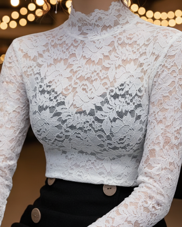Damebluse med blomster-spids og høj krave – Langærmet, tætsiddende, med bølgekant