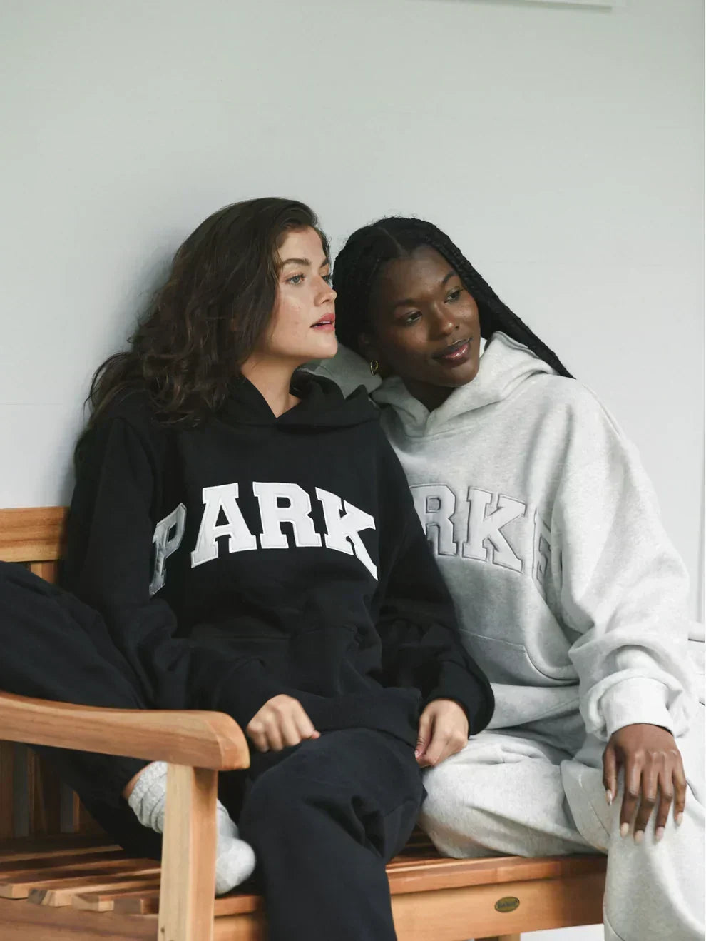Kvinders Sweatshirt | Oversized Collegiate Chenille Bogstav Langærmet